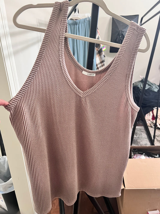 Curvy tan ribbed tank