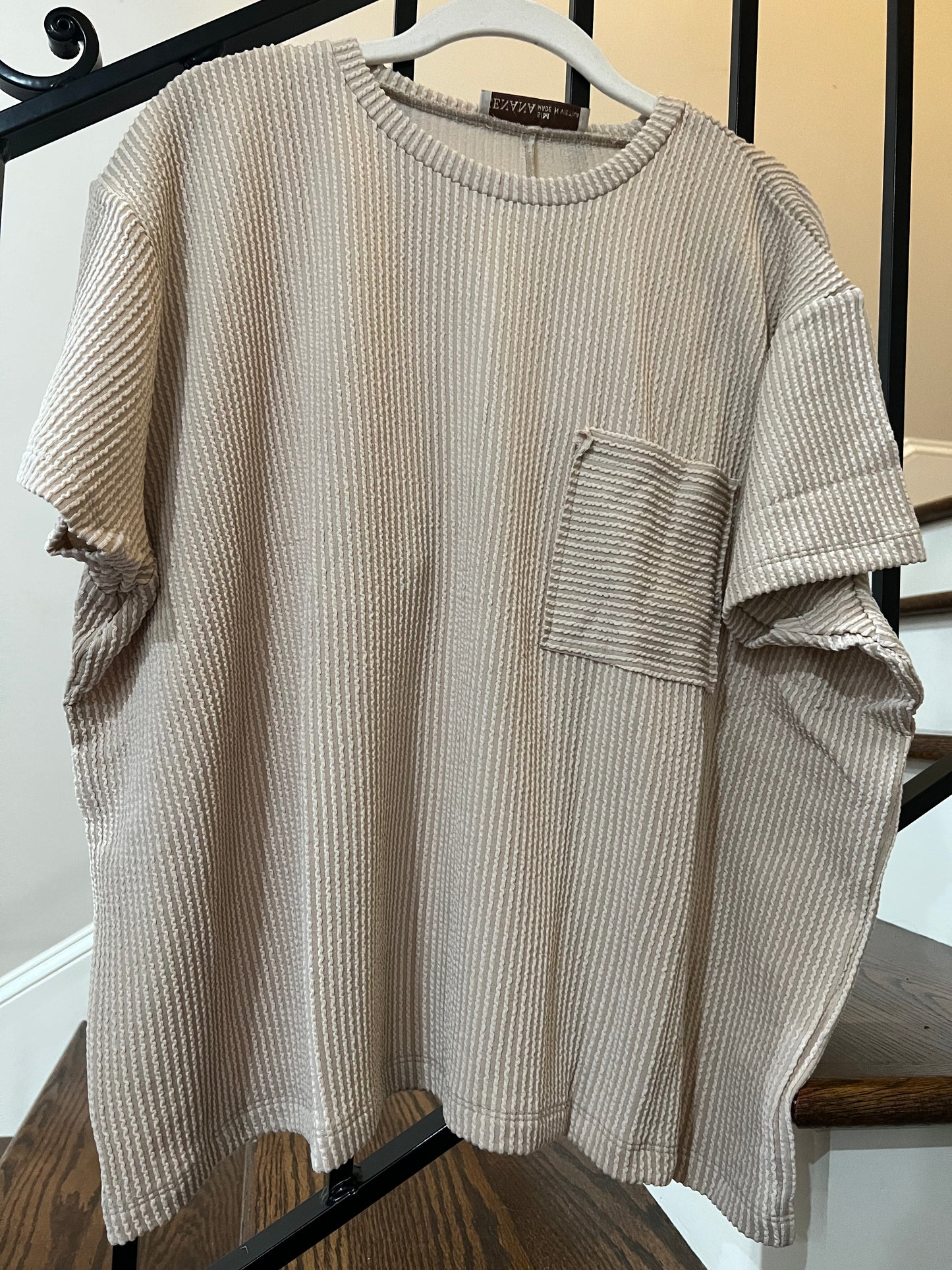 Oversize ribbed neutral top